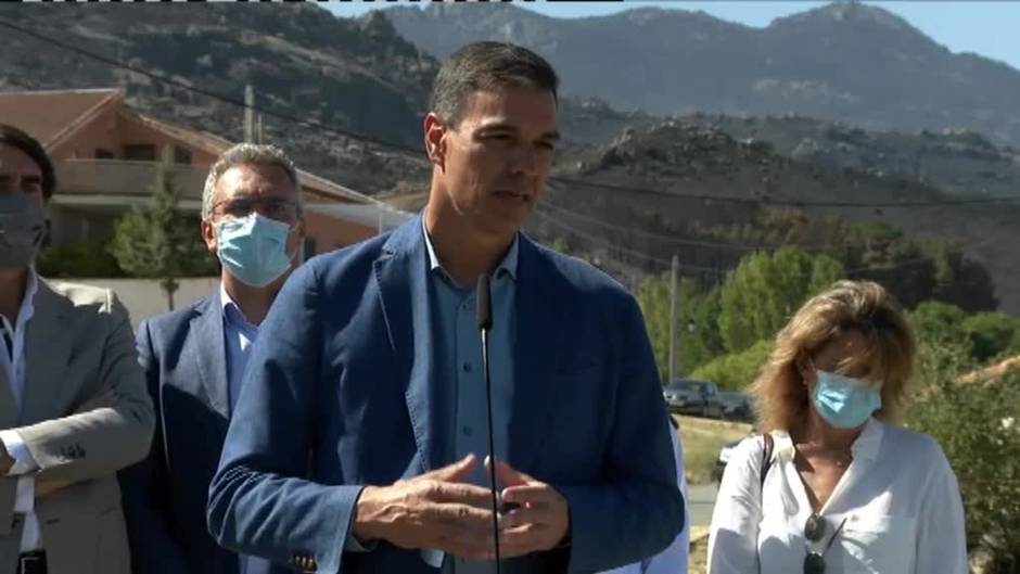 Sánchez traslada el compromiso total del Gobierno con los afectados por el fuego en Ávila