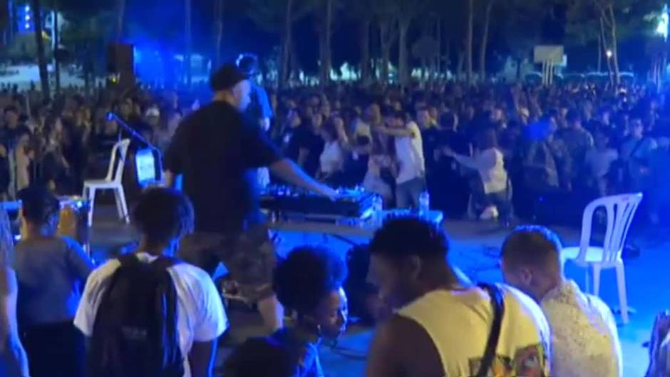 Se recrudecen los botellones en Barcelona: "Ahora nos morimos del virus ¿y que nos llevamos?, el virus"