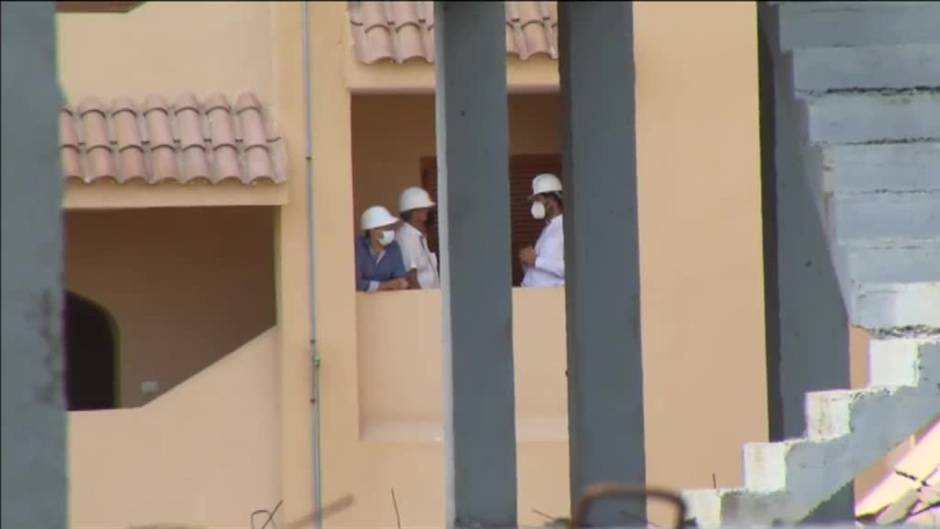 Las lluvia torrencial pudo afectar a los cimientos del edificio que ha colapsado en Peñíscola