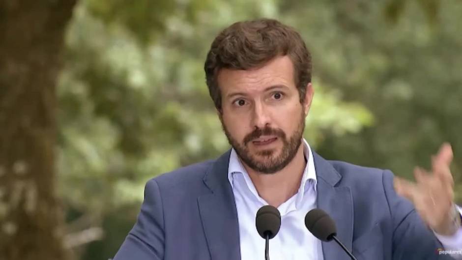 Casado promete "darle la vuelta a España como a un calcetín"