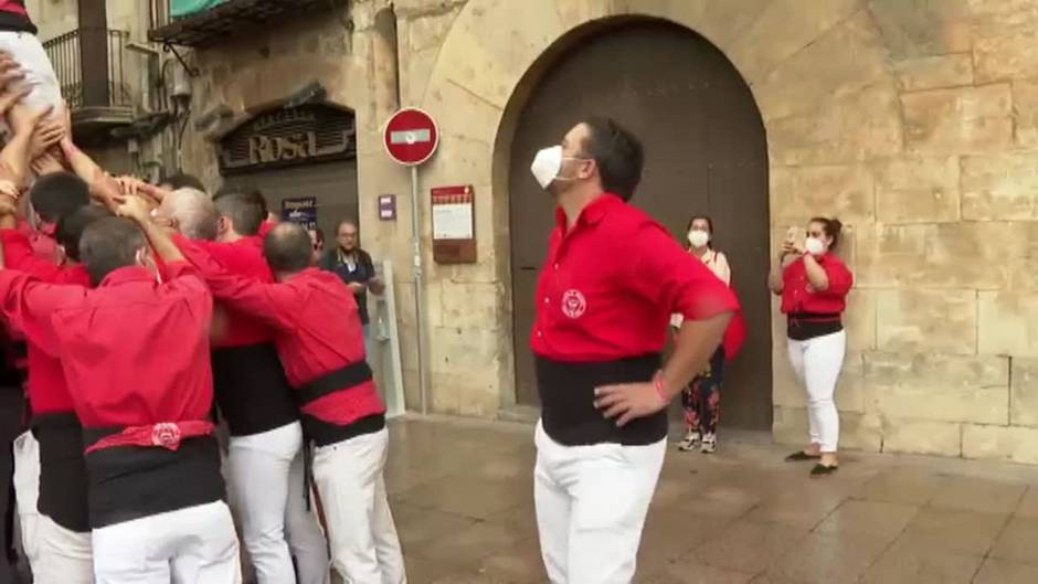 Los castellers de Vilafranca protagonizan una diada reivindicativa contra las restricciones