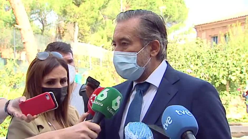 Enrique López condena los "eslóganes odiosos" en el barrio madrileño de Chueca