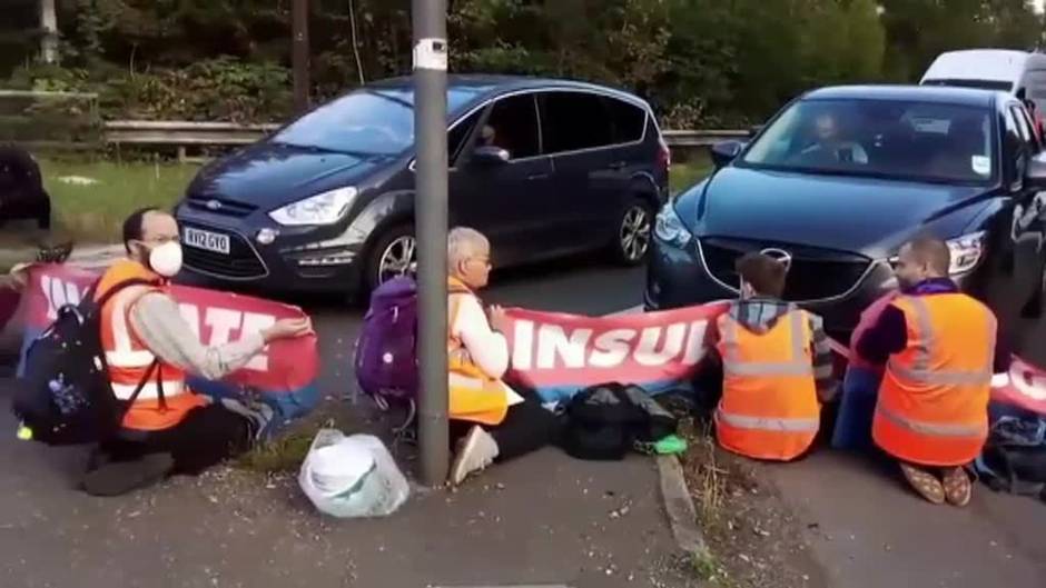 Manifestantes climáticos cortan la autopista M25 de Londres por cuarta vez en una semana