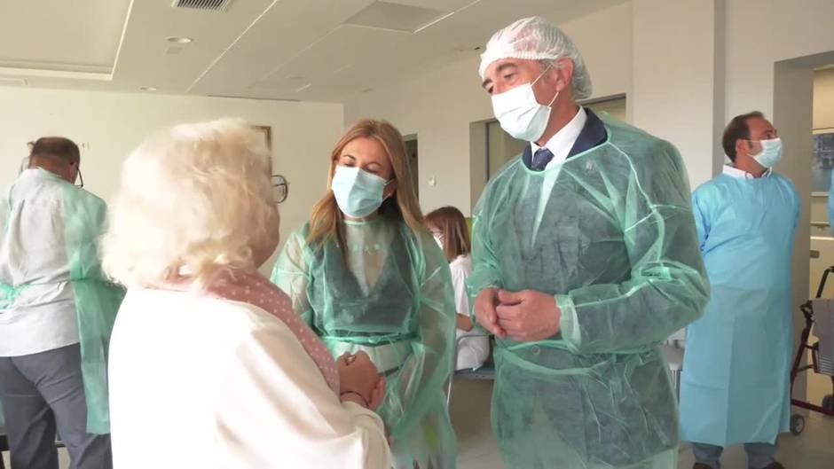 Unos 43.000 usuarios de residencias de mayores reciben desde este martes la tercera dosis