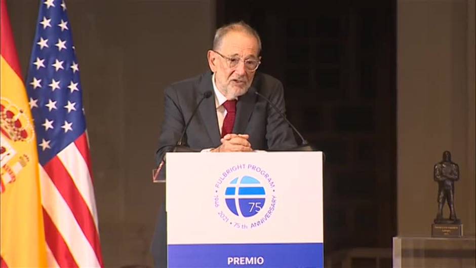 Javier Solana recibe de manos del Rey el "Premio a una Trayectoria Fulbright"