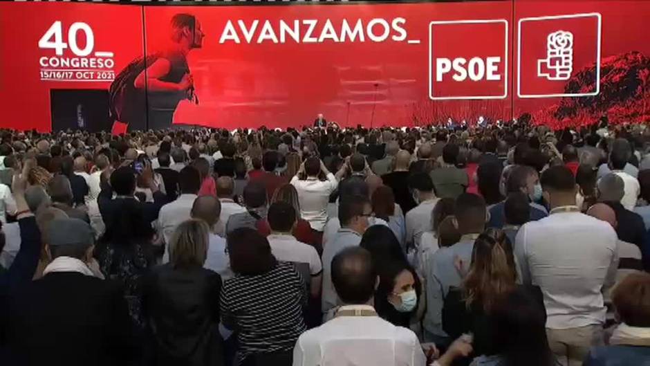 Pedro Sánchez completa su puzle con la lealtad de Felipe González