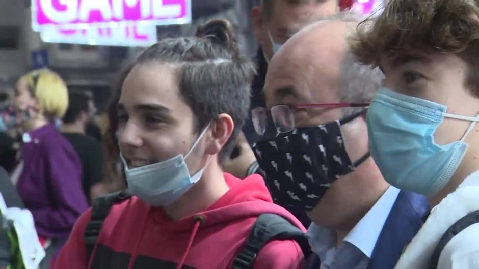 Miquel Iceta recorre el Salón del Manga de Barcelona en su edición 27 sin restricciones