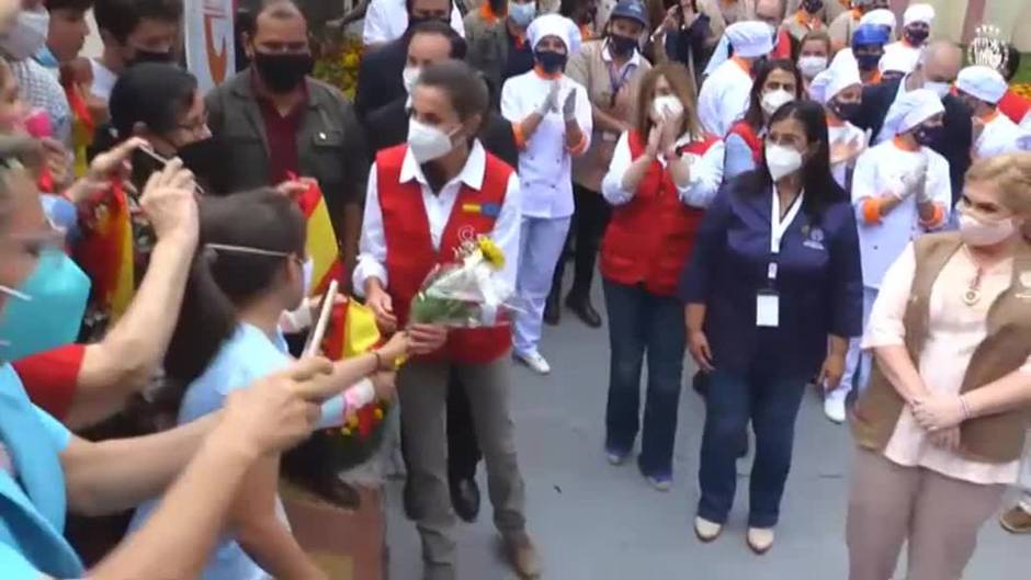 La reina continúa su viaje en Paraguay con una visita al Centro de Atención Integral de Salud de la Mujer