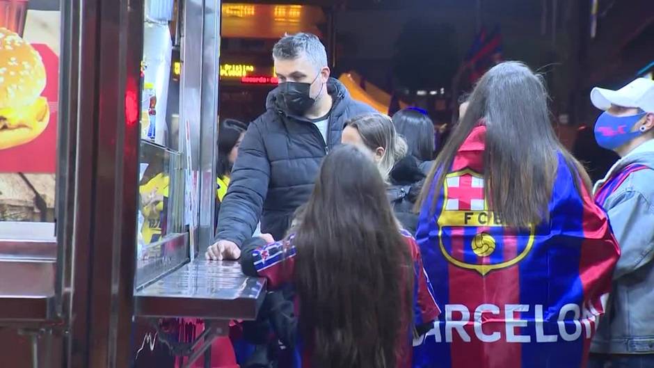 Xavi Hernández debuta como entrenador en el partido entre el Barcelona y el Espanyol