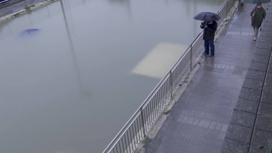 Las fuertes lluvias provocan inundaciones en Bilbao y Alonsotegi (Bizkaia)