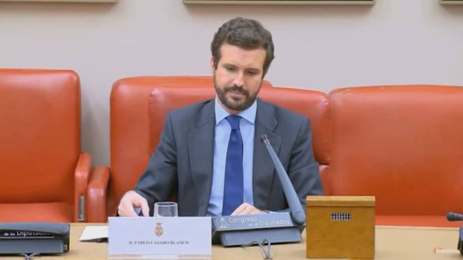 Casado acusa al PSOE de promover "revisionismo histórico"