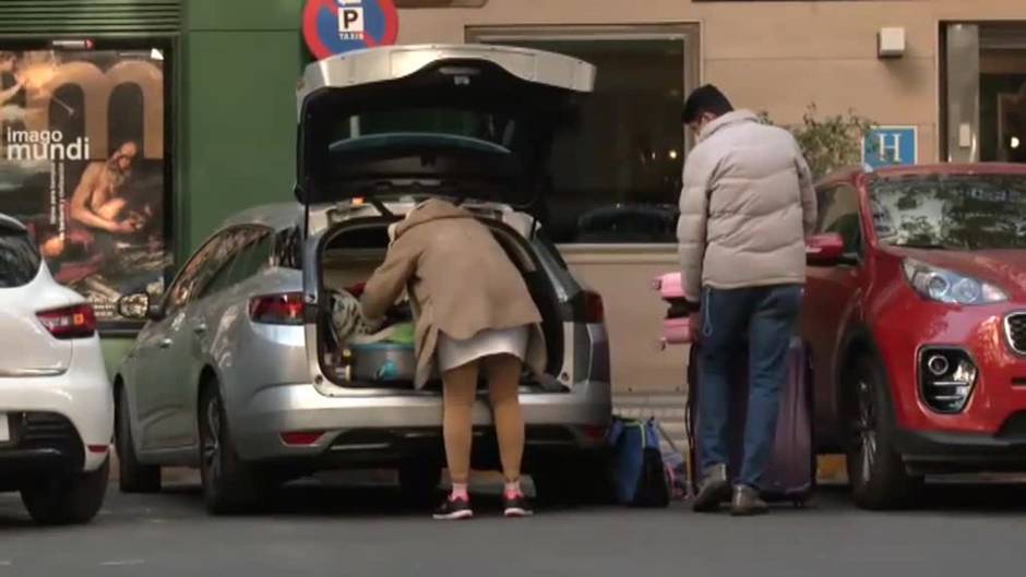 La variante ómicron amenaza el puente más largo del año