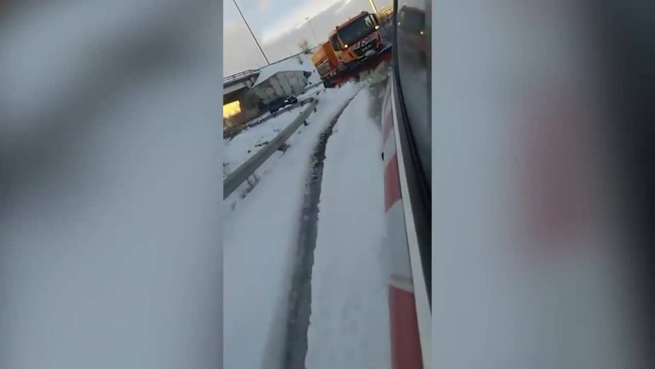 Tráfico fluido de entrada a Madrid en una operación retorno marcada por la nieve