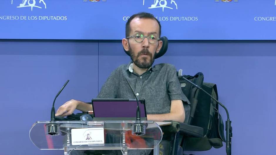 Podemos pide cambiar la Constitución por "el diseño" de la Monarquía