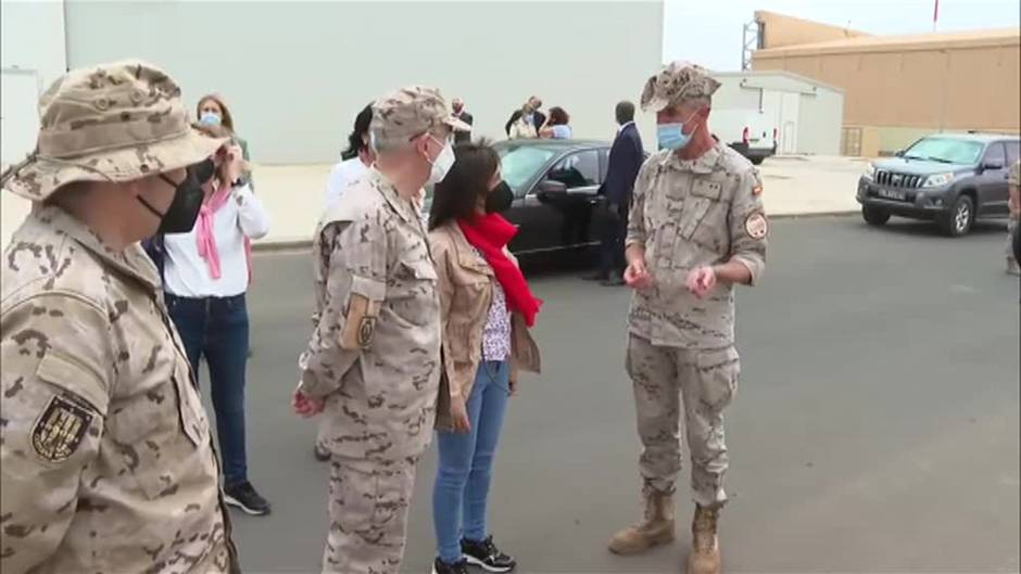 La ministra de Defensa visita a las tropas españolas en Senegal