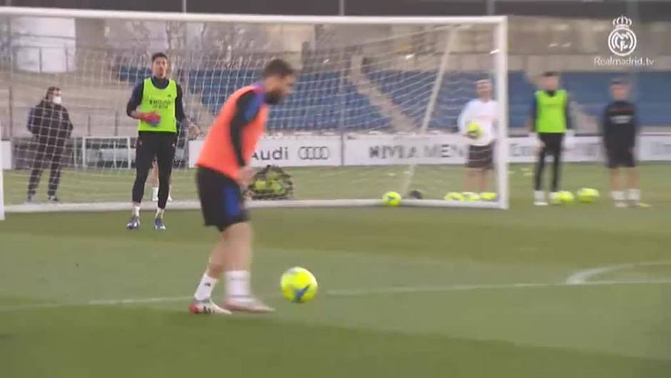 El Real Madrid prepara el encuentro frente al Cádiz en pleno brote de COVID