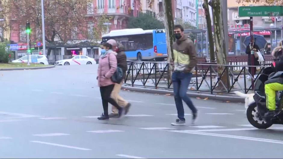 Primer día de la vuelta de mascarillas obligatorias en exteriores