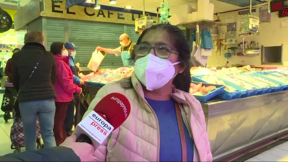 La subida de precios y la vuelta de mascarillas en exteriores marcan la Nochebuena