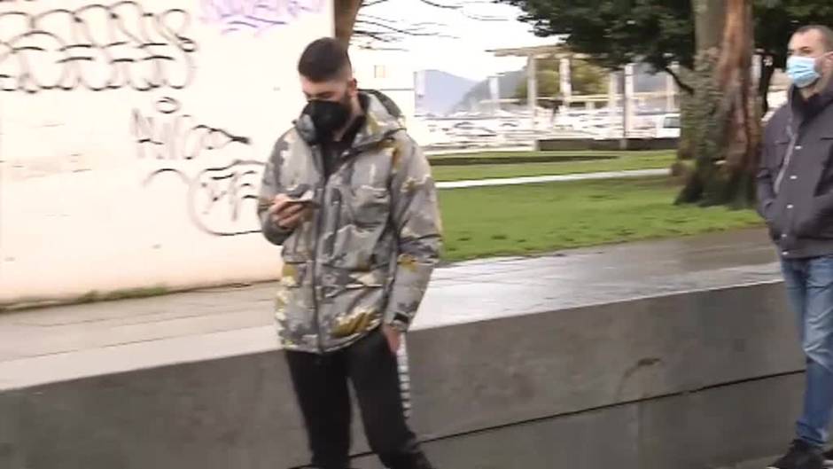 Colas interminables en farmacias y test agotados en unas Navidades pandémicas