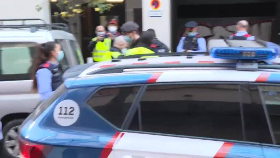 Desalojados dos narcopisos en una operación simultánea y por sorpresa en el barrio de Poble Sec