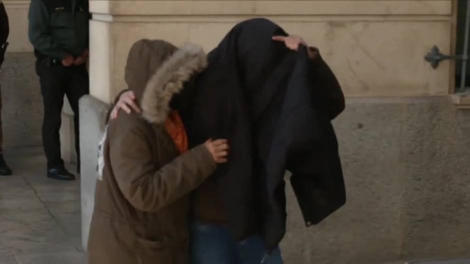 Libertad provisional para la madre que se llevó a sus dos hijos menores a Portugal para evitar que se vacunaran