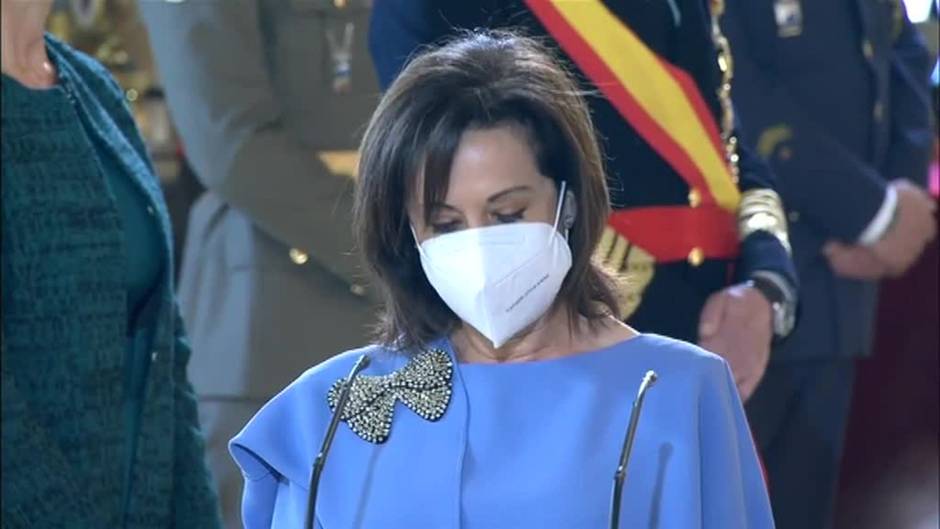 Robles recuerda en su discurso a las víctimas de ETA y señala que la sociedad tendrá siempre "una impagable deuda de gratitud" con ellas