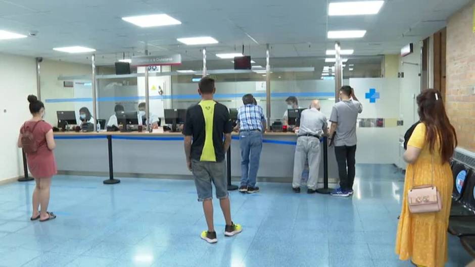 Galicia y Asturias contrata a médicos jubilados para reforzar los centros de salud