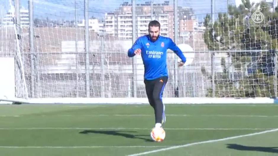 Carvajal ya trabaja en el césped pero no forzará su reaparición