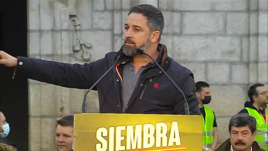 Abascal sobre la inmigración: "Lo que hay que hacer es no traer a gente a la que le gusta coger los machetes"