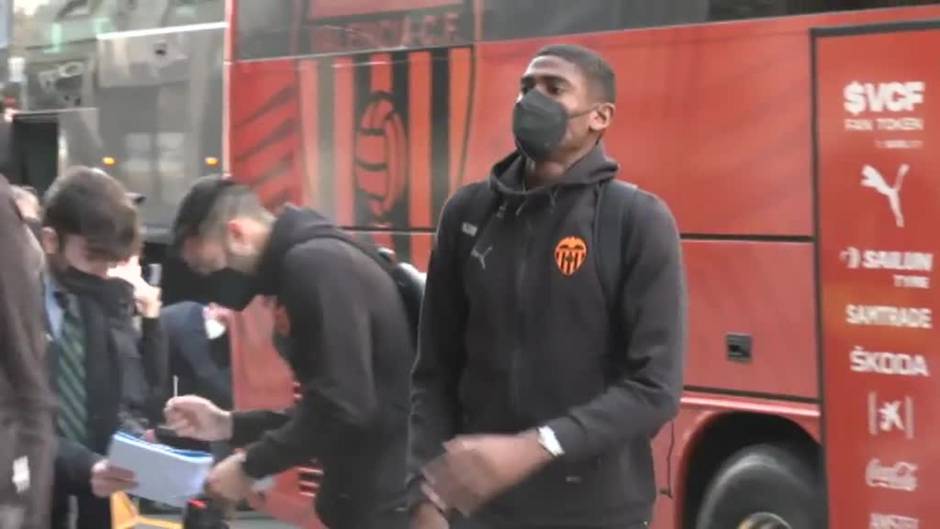 Athletic y Valencia velan armas en sus respectivas concentraciones