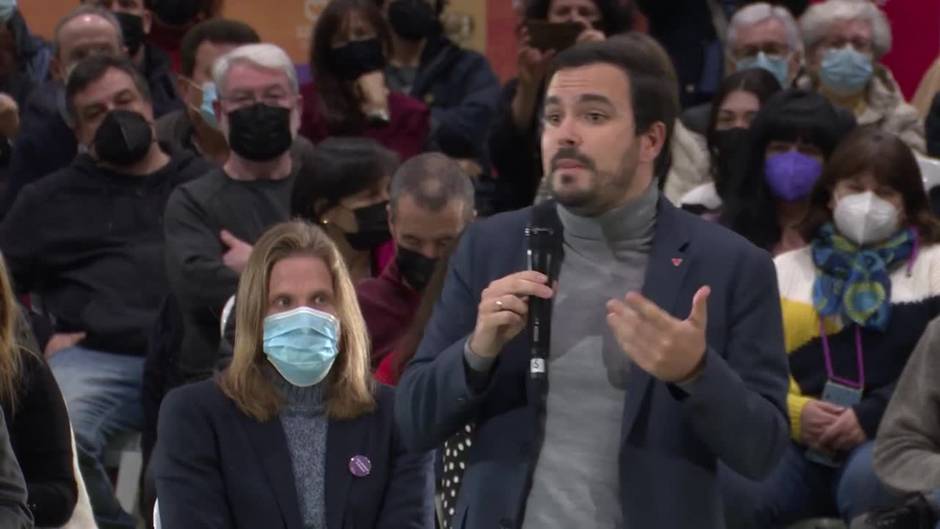 Garzón invita a Mañueco que en el día de reflexión visite una macrogranja