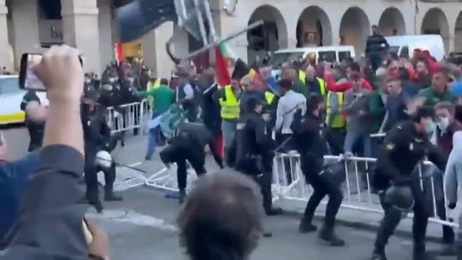 Tensa protesta en Don Benito para exigir a Sánchez soluciones a la sequía