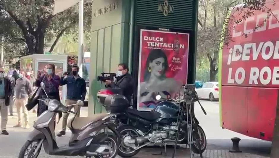 Vox a las puertas de CCOO en Sevilla