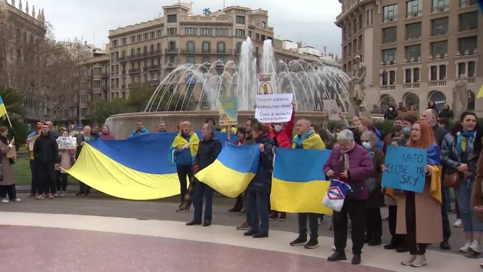 Unas 300 personas protestan en Barcelona contra el ataque ruso a Ucrania