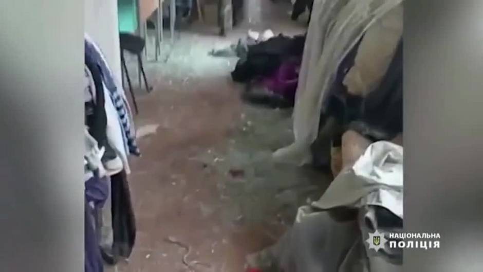 Rusia bombardea una zona residencial en Chernígov con un balance de al menos 33 muertos y muchos heridos