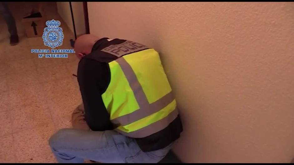 Detenido un hombre por varios delitos de revelación de secretos y abusos en Palma