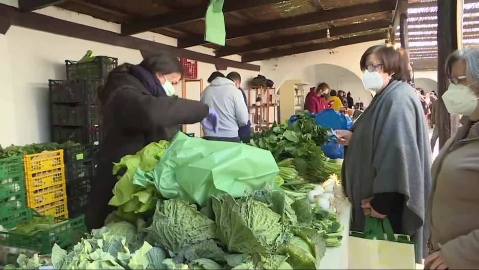 El Día de Mercado atrae a decenas de consumidores