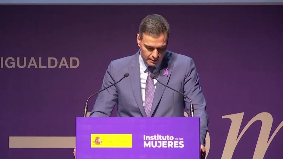 Sánchez defiende el feminismo para tener "mejores" democracias