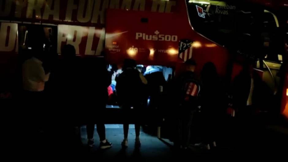 El autobús del Atleti con una treintena de refugiados ucranianos llega mañana a Madrid