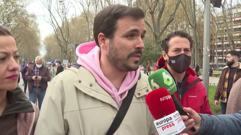 Garzón defiende la AP por ser "un derecho conquistado" y carga contra la derecha