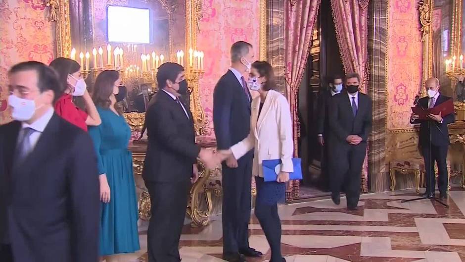 La Reina Letizia vuelve a reutilizar el armario de Doña Sofía