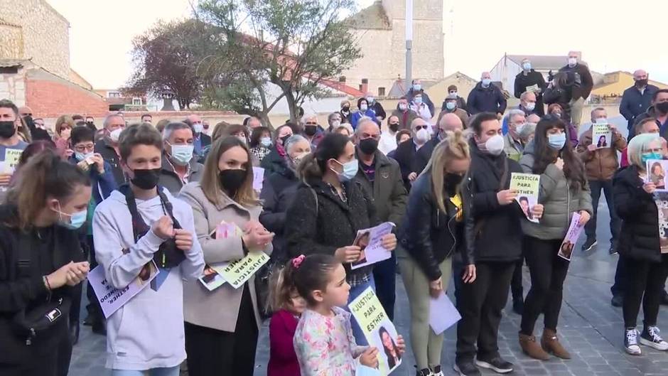 Traspinedo (Valladolid) recuerda con un minuto de aplausos a Esther López