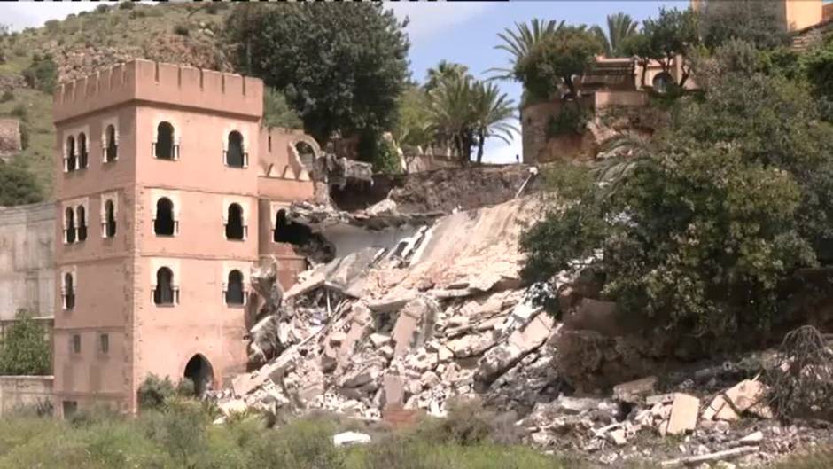 Las lluvias provocan el derrumbe del Mirador de Cabrera en Almería