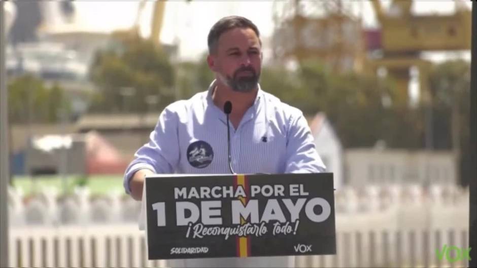 Abascal advierte de que no entregarán los votos "gratis" al PP