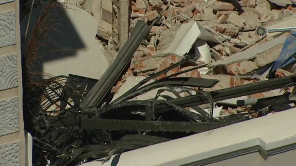 Los vecinos del edificio siniestrado en Madrid, a la espera de que comience el derribo