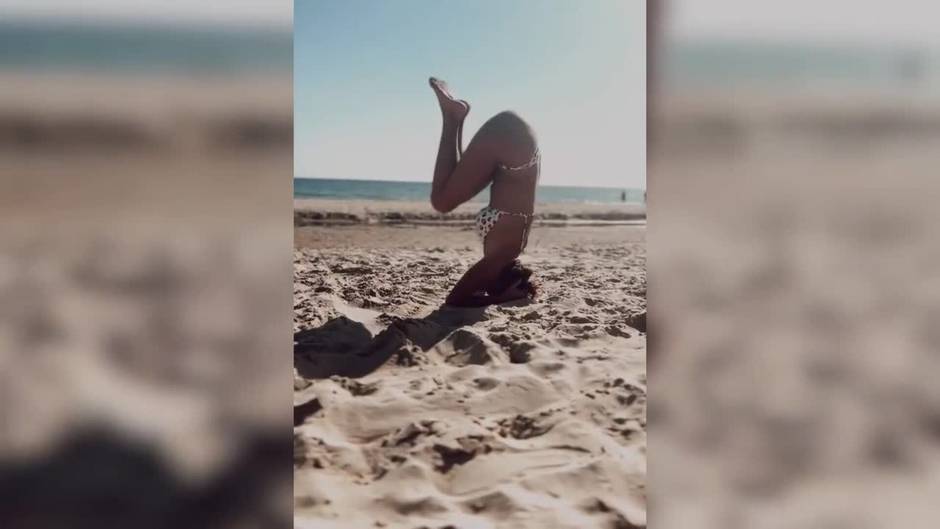 Irene Rosales da una auténtica exhibición de natación sincronizada en un spa