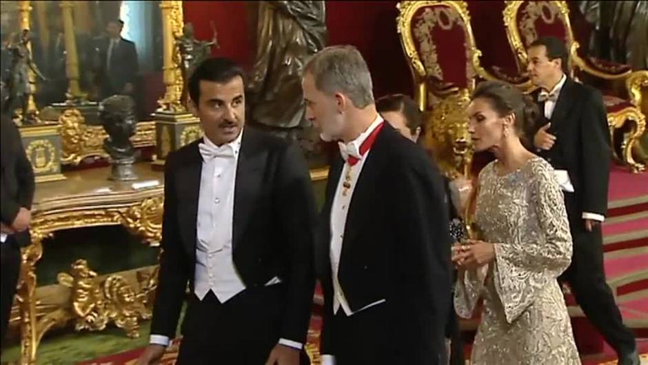 Los Reyes ofrecen una cena de gala al emir de Qatar en el Palacio Real