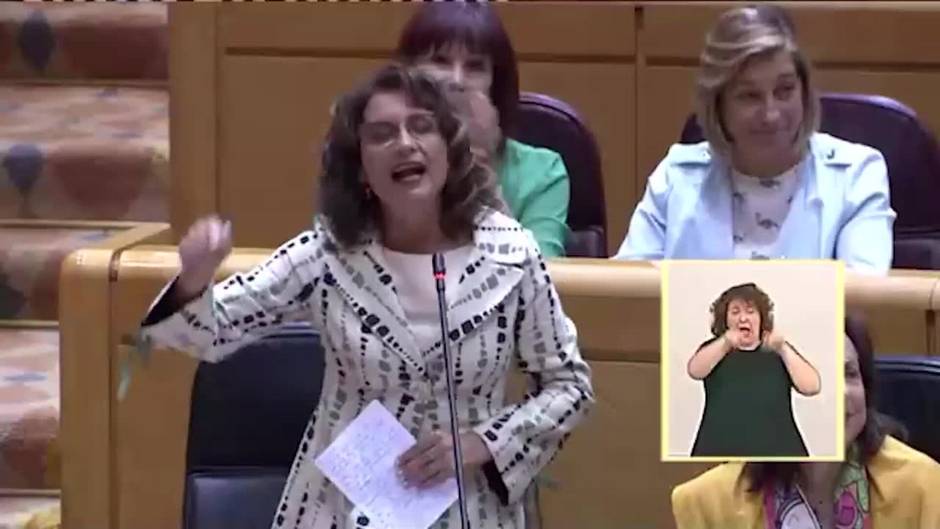 Montero defiende que no se puede bajar el IVA de los combustibles