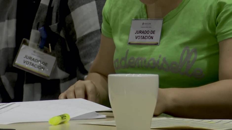 Colombianos residentes en el norte de España votan en las elecciones presidenciales