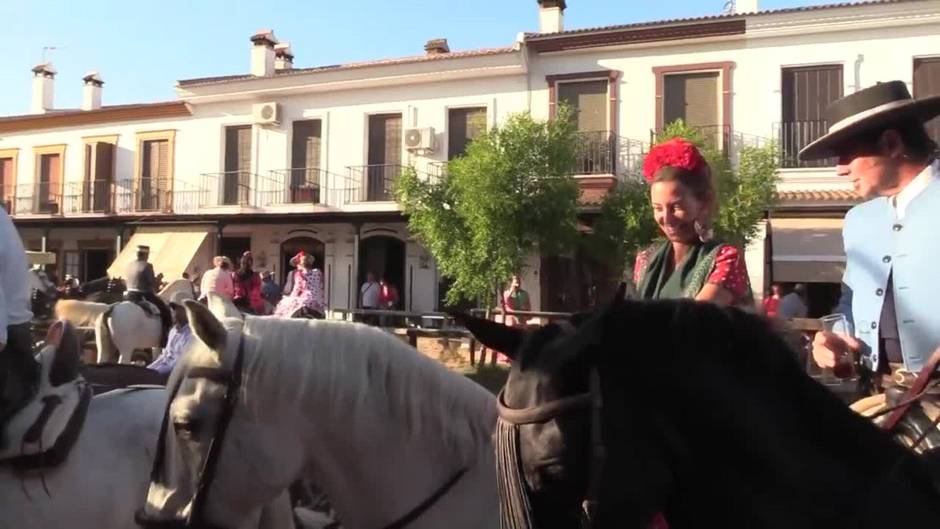 Canales Rivera e Isabel Márquez, enamorados y cómplices en 'El Rocío'